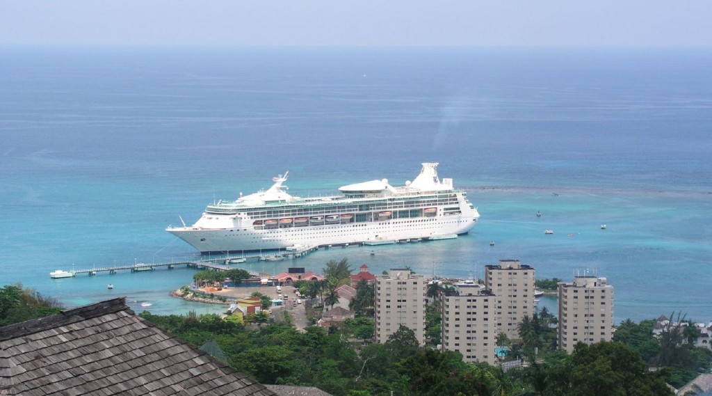 cruise ships pollute sea