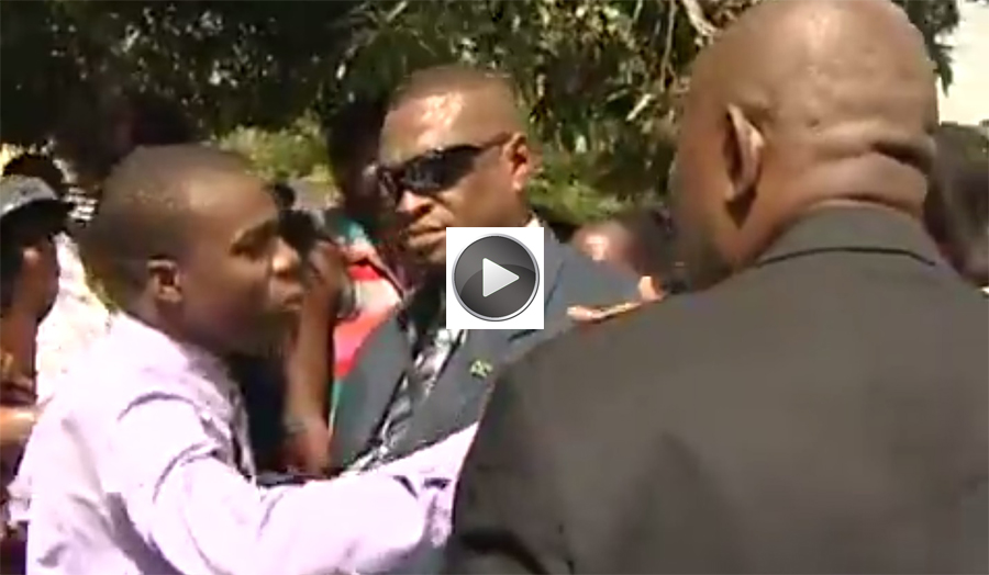 reporter shoved by prime minister security