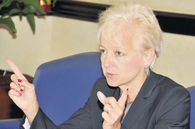JPS told to decrease rates