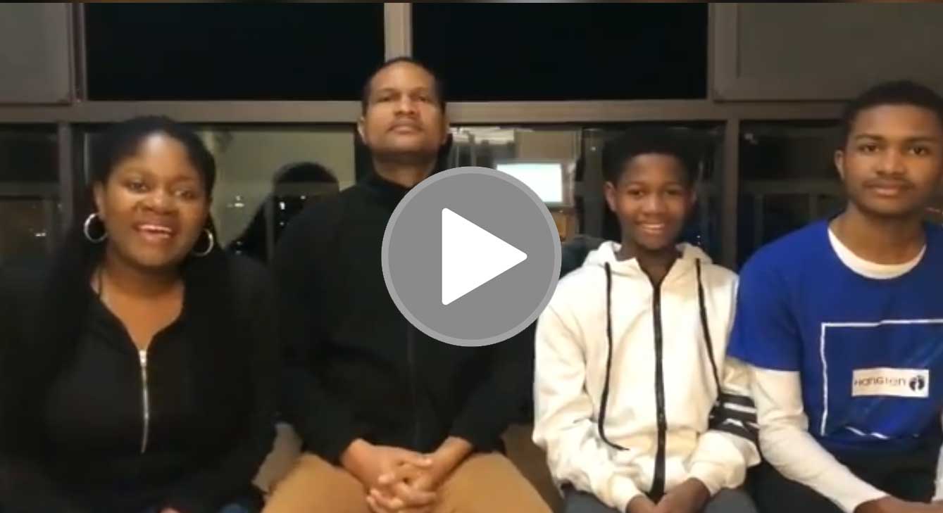 Jamaican_family_in_Wuhan